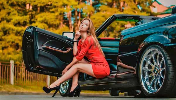 Секреты эротической фотосессии с автомобилем