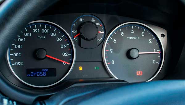  Чем отличается одометр от спидометра?