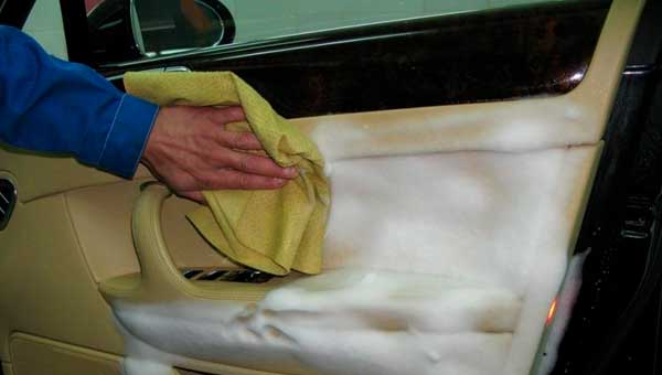 Почему важно дезинфицировать автомобиль и как это сделать?