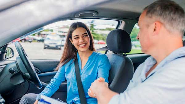 Как выбрать инструктора по вождению