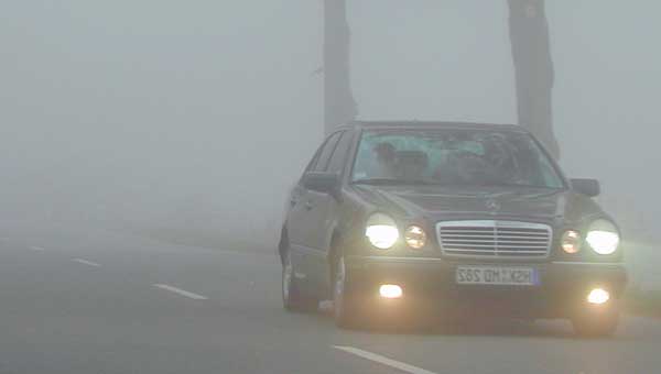 Вождение в тумане: основные правила безопасности