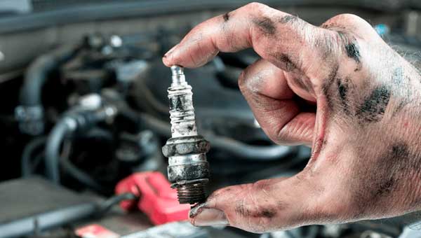 Как самостоятельно заменить свечи зажигания