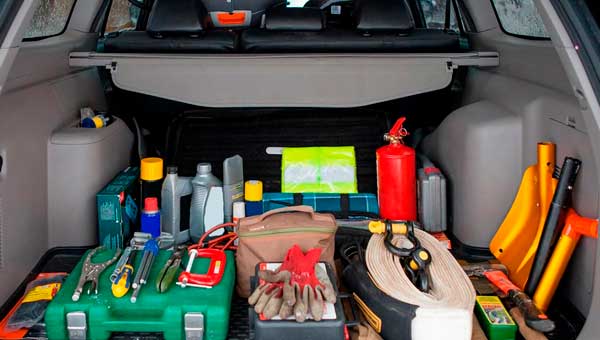 Какие инструменты должны быть в автомобиле?