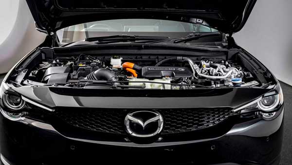 Mazda представила новый мотор: мощнее и экономичнее