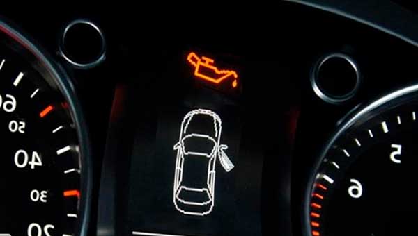 Что делать, если загорелась лампочка давления масла