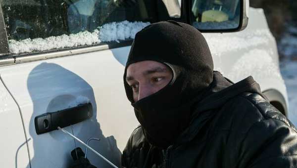 Как защитить автомобиль от угона в зимний период