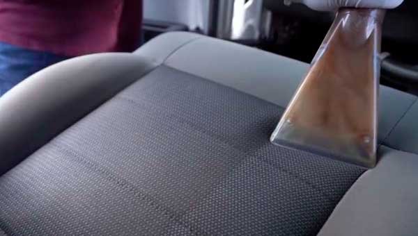 Советы по уходу за тканевым салоном автомобиля