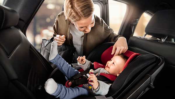 Как правильно установить детское автокресло